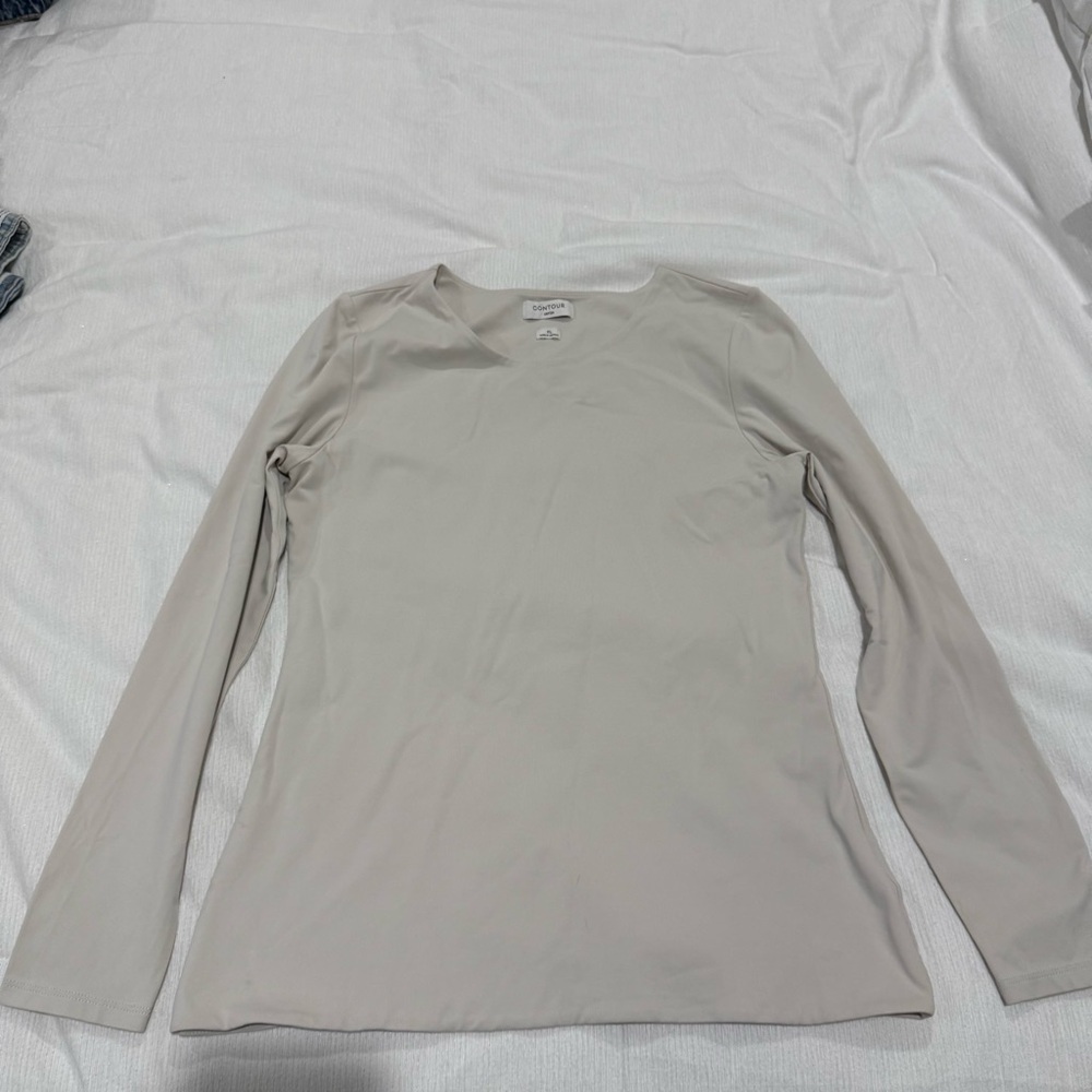 Women’s Aritzia Contour Beige Long Sleeve Shirt